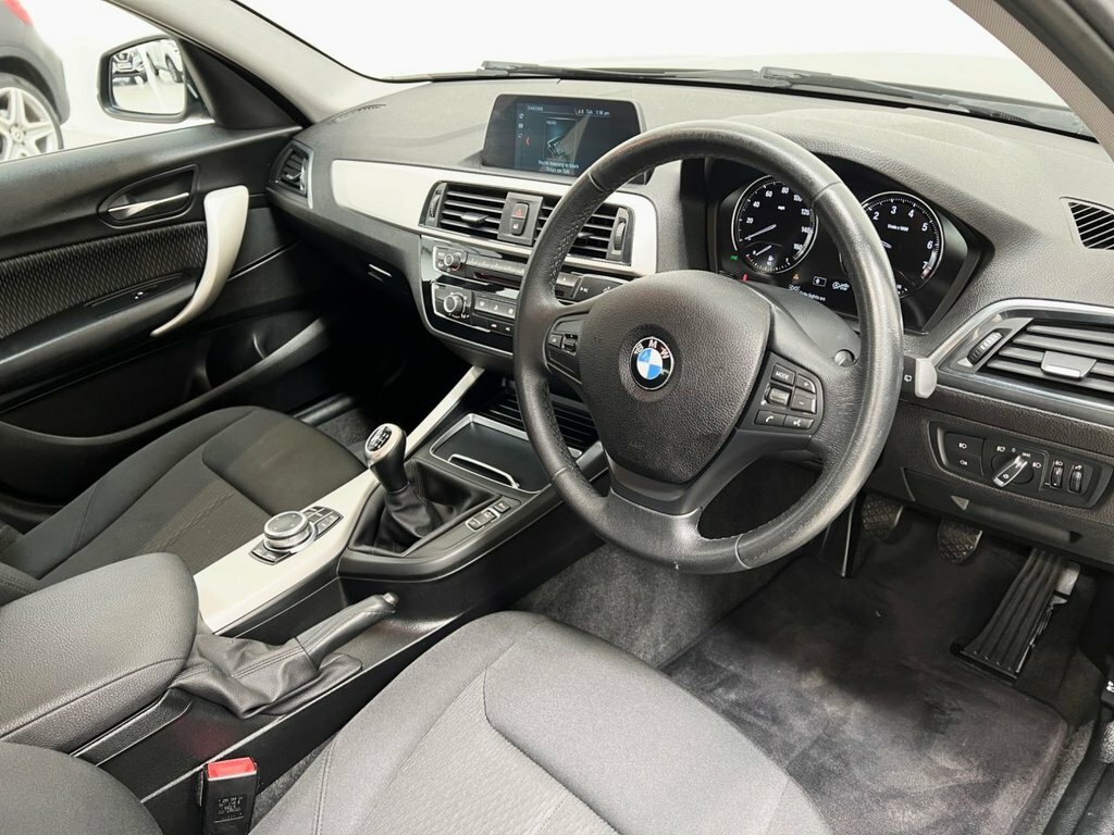 BMW 1 Series 1.5L Se YV18AKU Black #4