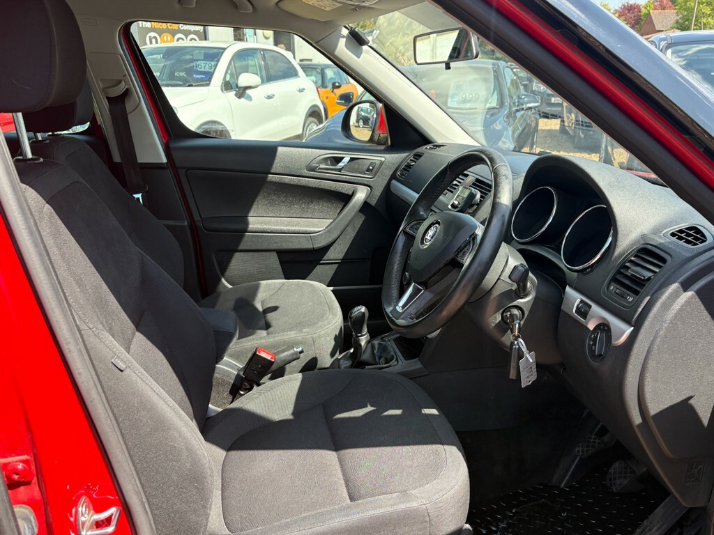 Skoda Yeti 1.2 L Se Tsi LB65LJV Red #5