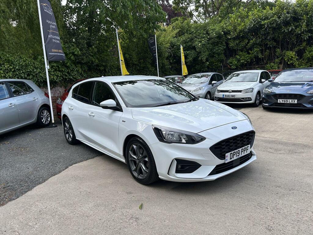 Ford Focus Hatchback 1.0T Ecoboost St-line Euro 6 Ss White