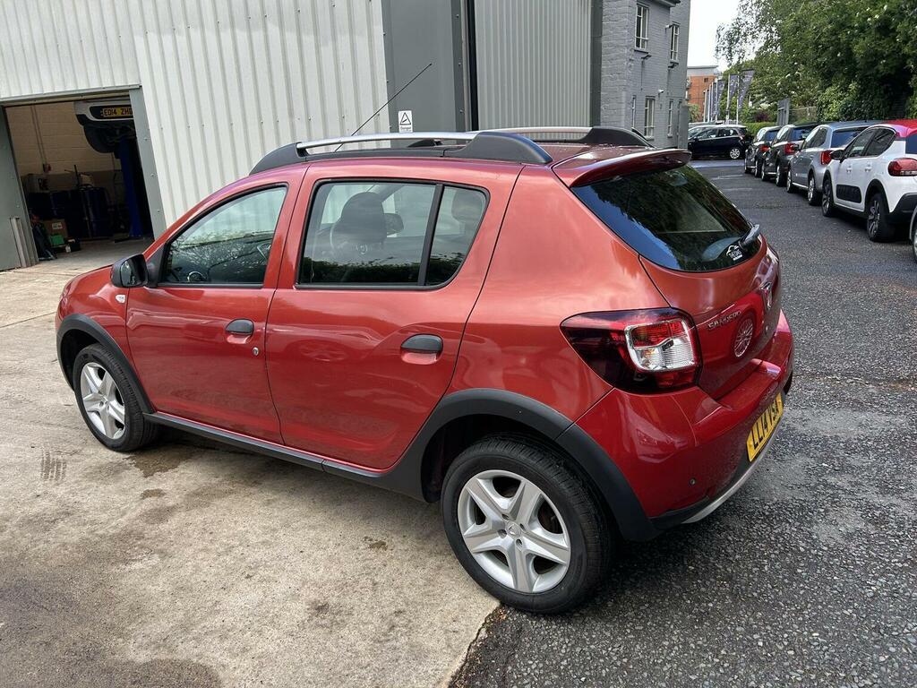 Dacia Sandero Stepway Hatchback 1.5 Dci Laureate Euro 5 201414 LL14VSA Red #4