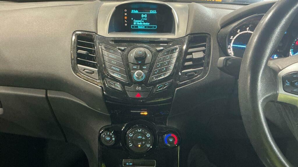 Ford Fiesta Hatchback 1.0T Ecoboost Zetec Euro 5 Ss 20 NU13JXT White #4