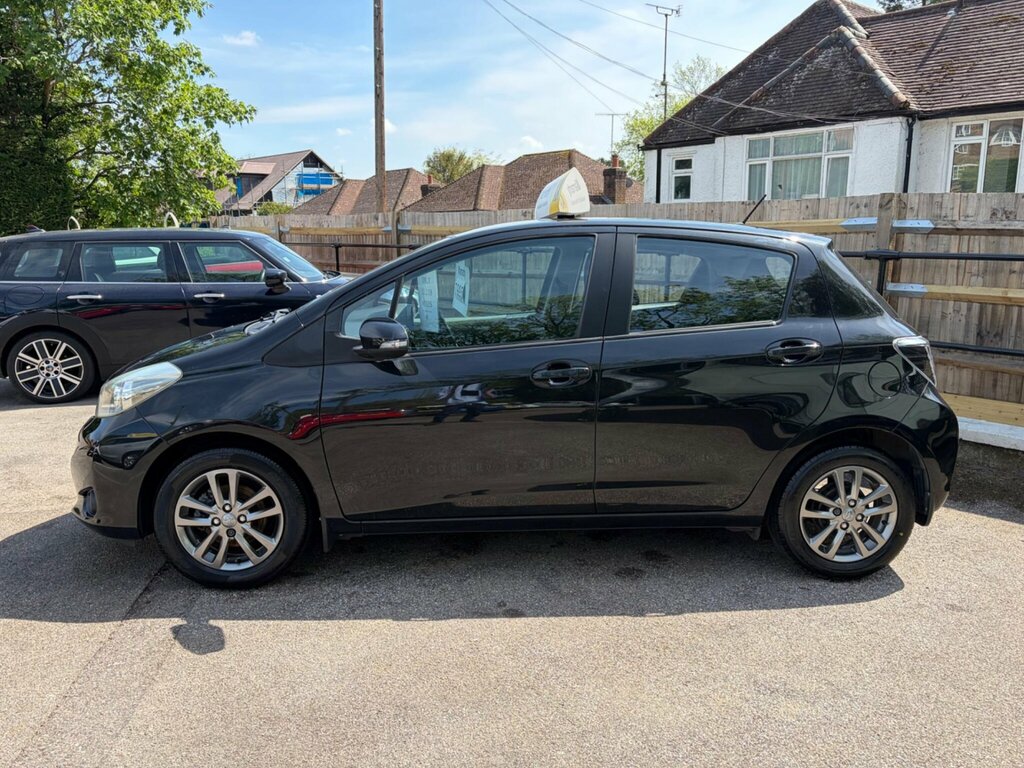 Toyota Yaris 1.33 Dual Vvt-i Icon Plus Euro 5 Black #4