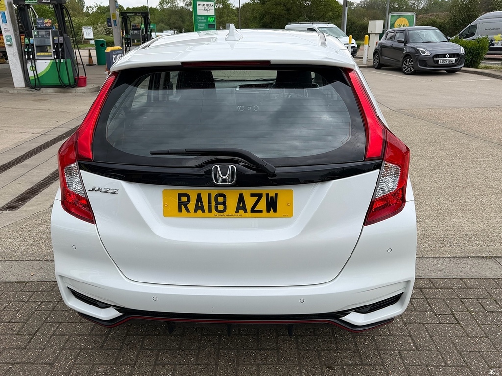 Honda Jazz 1.5 I-vtec Sport Navi Hatchback RA18AZW White #6