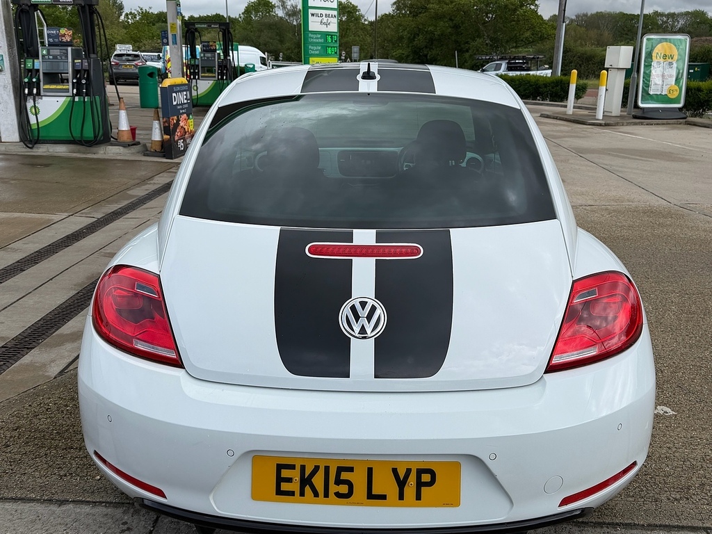 Volkswagen Beetle 1.6 Tdi Bluemotion Tech Design Hatchback Diese White #6