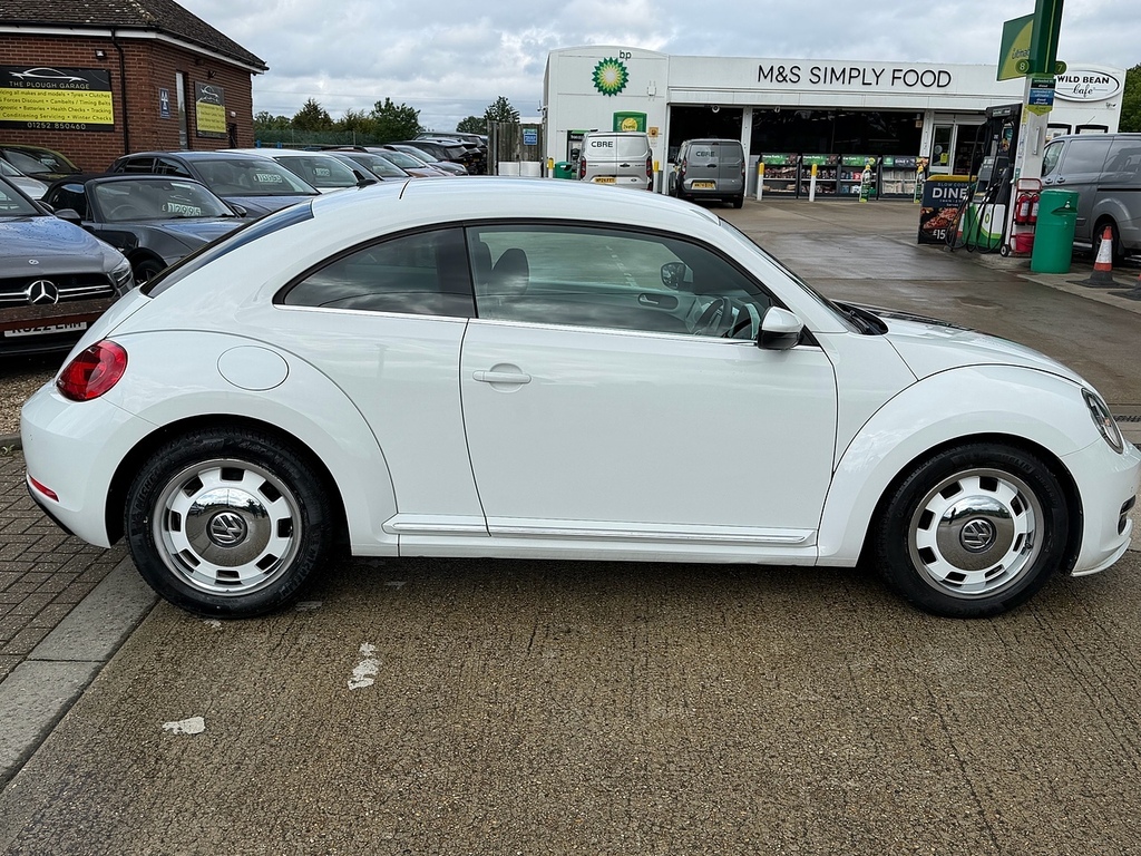 Volkswagen Beetle 1.6 Tdi Bluemotion Tech Design Hatchback Diese White #4
