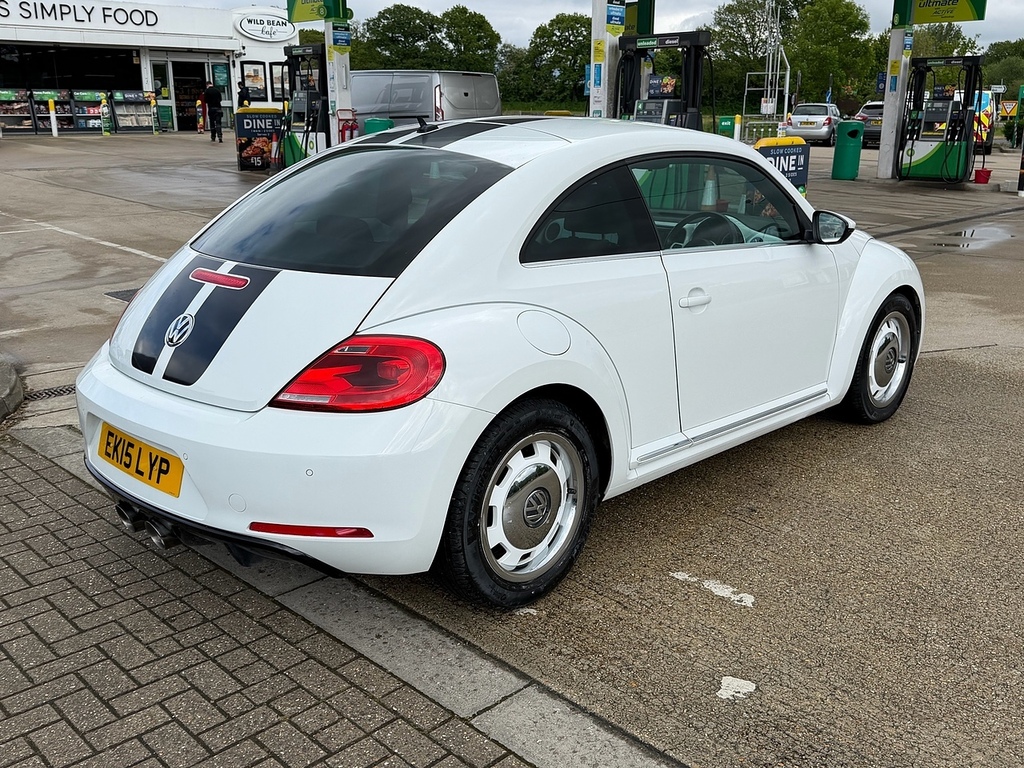 Volkswagen Beetle 1.6 Tdi Bluemotion Tech Design Hatchback Diese White #5
