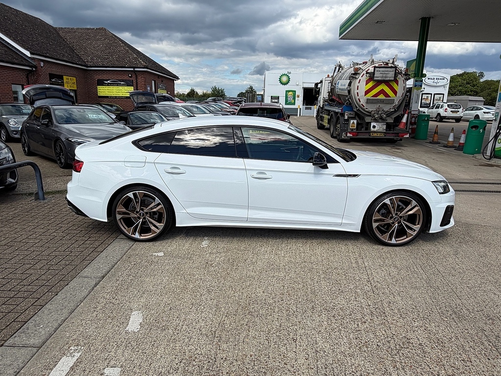 Audi A5 2.0 Tfsi 40 Edition 1 Sportback S Troni FL70WZW White #4