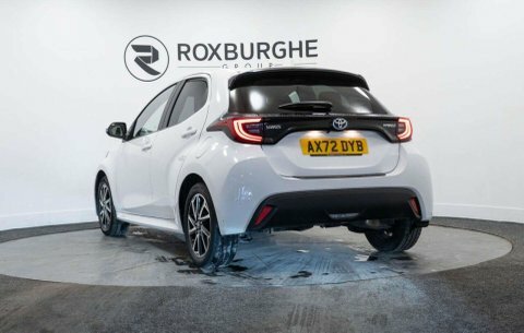 Toyota Yaris 1.5L Design AX72DYB White #4