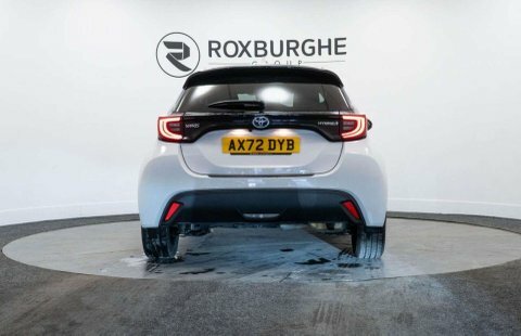 Toyota Yaris 1.5L Design AX72DYB White #5