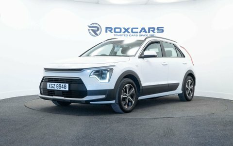 Kia Niro Suv XGZ8948 White #3