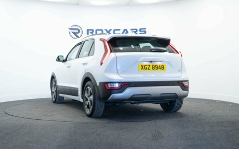 Kia Niro Suv XGZ8948 White #5