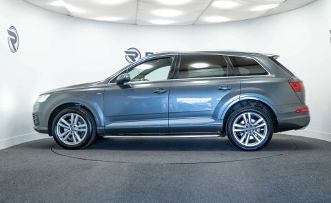 Audi Q7 Suv FT67EVX Grey #4