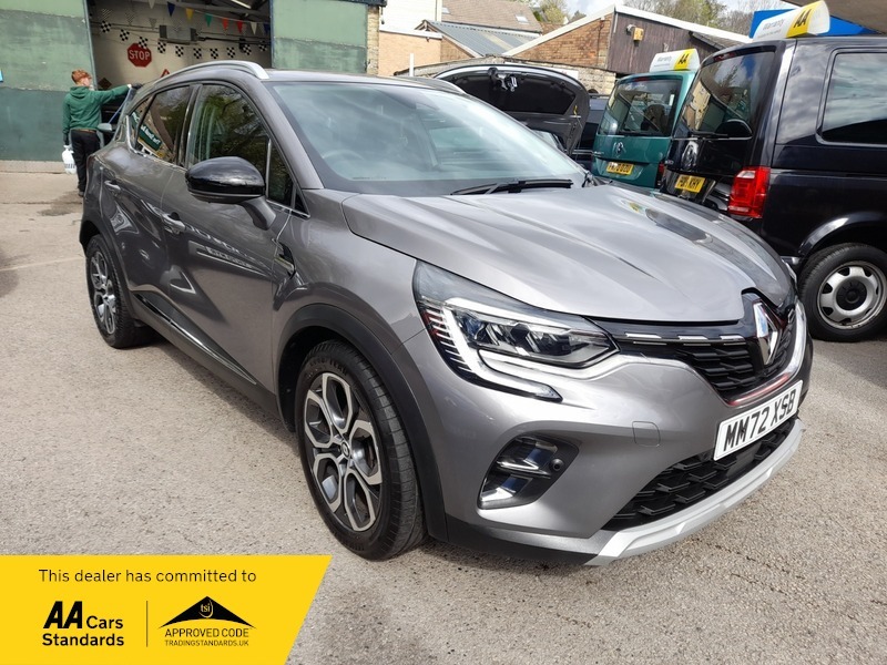 Renault Captur Techno 1.6 E-tech Grey