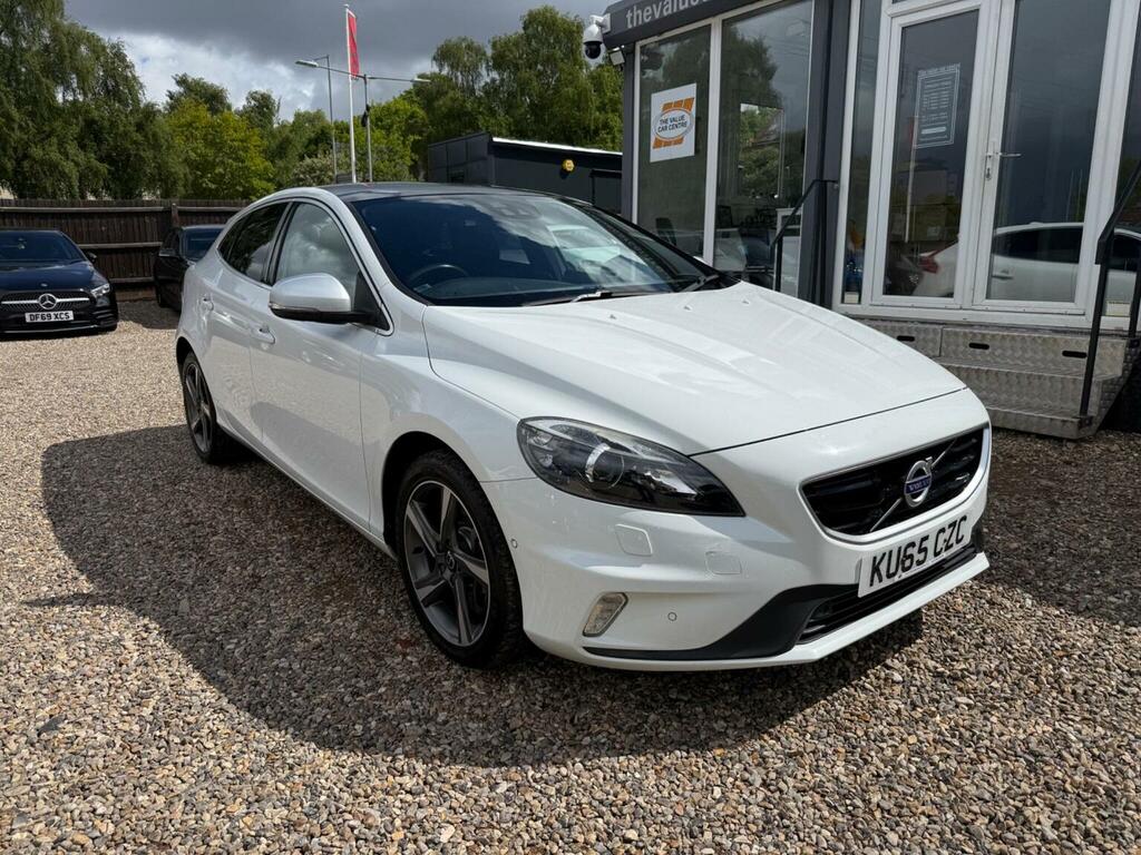 Volvo V40 Hatchback 2.0 D2 R-design Nav Euro 6 Ss White