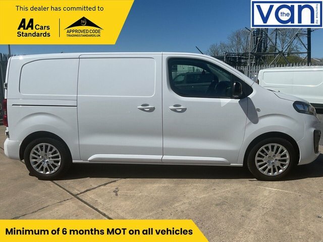 Vauxhall Vivaro 1.5 Turbo D 2700 Pro Panel Van 6Dr L DL72KYO White #2