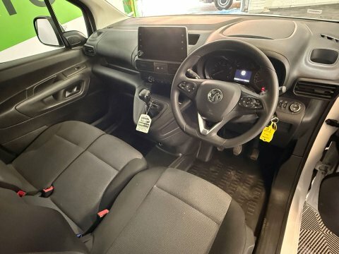 Vauxhall Combo 2023 23 1.5 DS23MZL White #2
