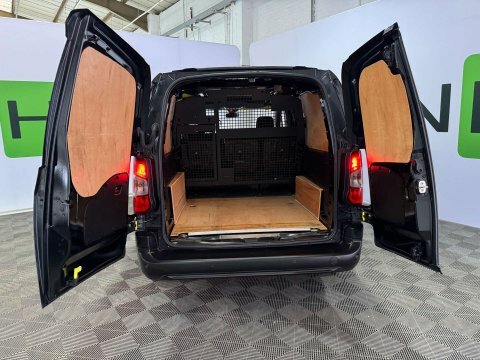 Vauxhall Combo 2023 23 1.5 KP23WWJ Black #4