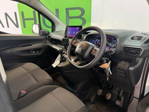 Citroen Berlingo 2023 23 1.5 YE23MFK White #2