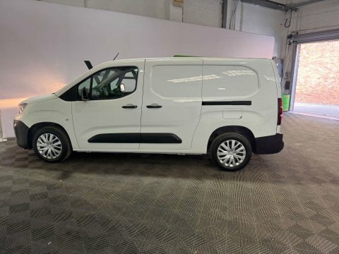 Peugeot Partner 2022 71 1.5 NV71WVZ White #4