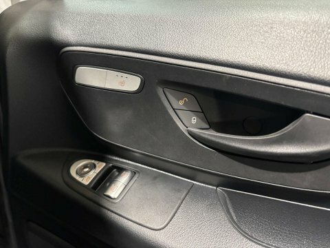 Mercedes-Benz eVito Mpv White #28