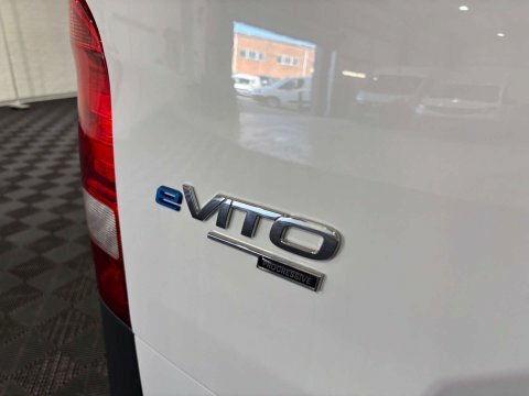 Mercedes-Benz eVito Mpv White #33
