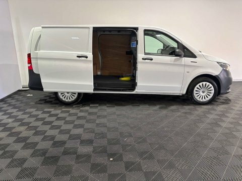 Mercedes-Benz eVito Mpv White #8