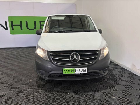 Mercedes-Benz eVito 2024 74 Evito White #5