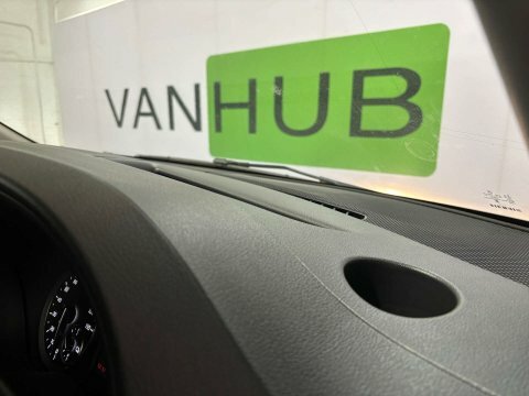 Mercedes-Benz eVito Mpv White #31