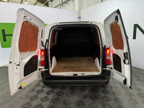 Vauxhall Combo 2022 72 1.5 XGZ8024 White #3