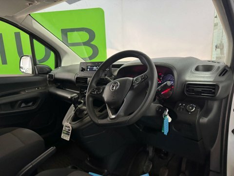 Vauxhall Combo 2022 72 1.5 XGZ8024 White #2