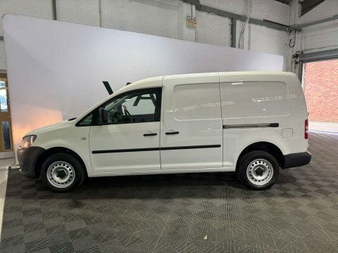 Volkswagen Caddy Maxi Mpv Red #4