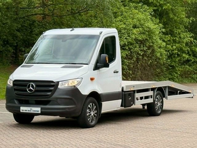 Mercedes-Benz Sprinter Diesel PJ70JXC White #3