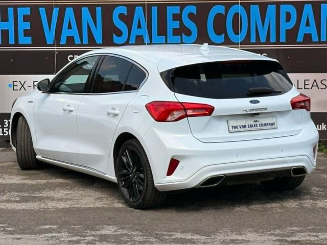 Ford Focus Hatchback EO69WDD Blue #4