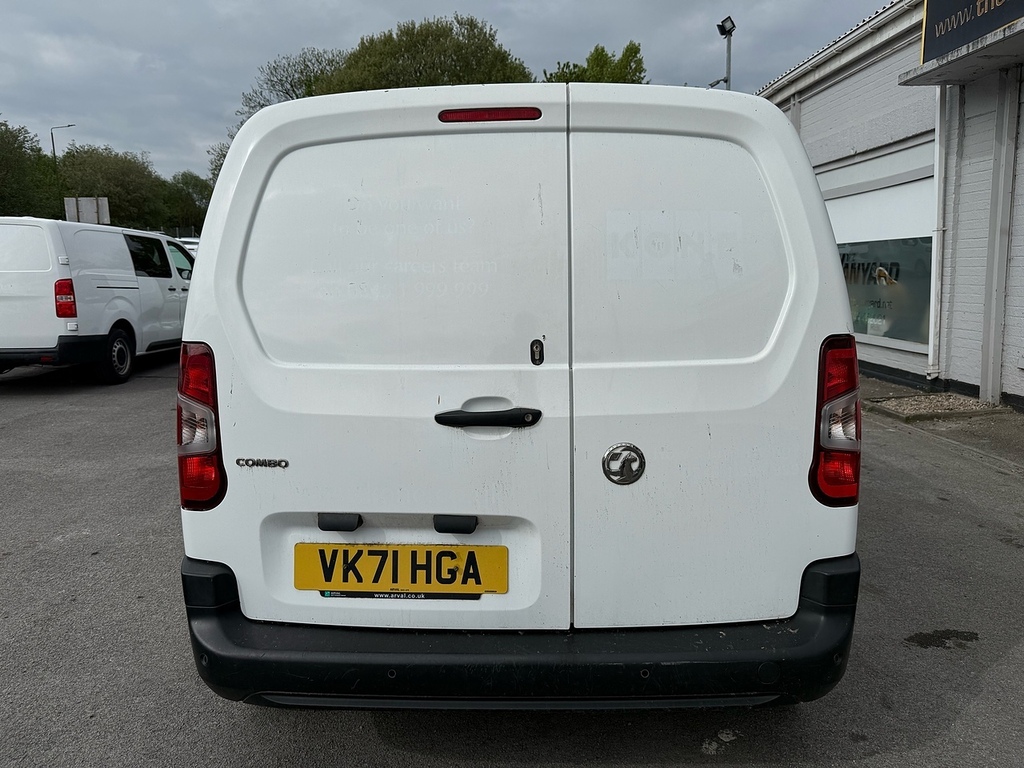 Vauxhall Combo 1.5 Turbo D 2300 Edition 3 Seats Swb Air Con Van 4 VK71HGA White #6