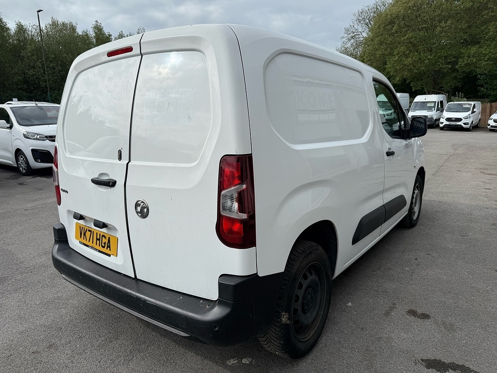 Vauxhall Combo 1.5 Turbo D 2300 Edition 3 Seats Swb Air Con Van 4 VK71HGA White #5
