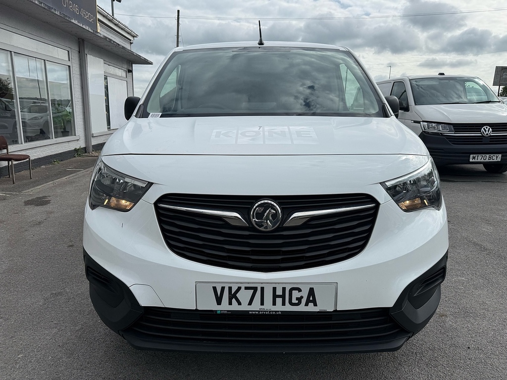 Vauxhall Combo 1.5 Turbo D 2300 Edition 3 Seats Swb Air Con Van 4 VK71HGA White #2