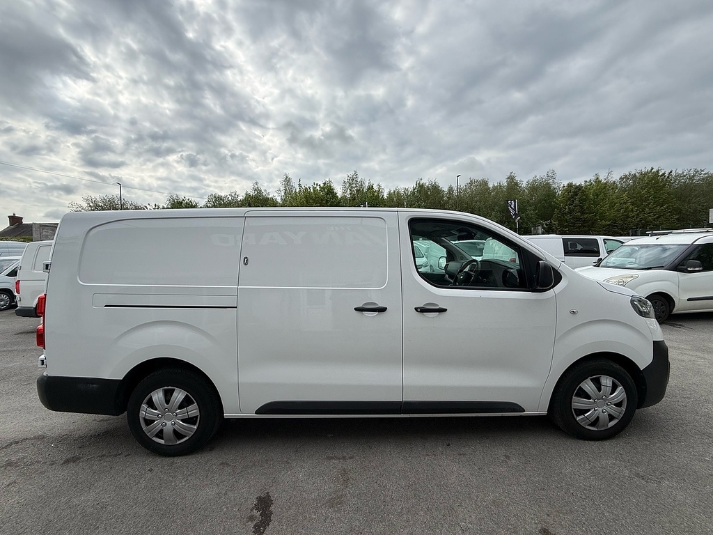 Vauxhall Vivaro 1.5 Turbo D 2900 Dynamic Lwb Air Con Sat Nav Van 6 DV69RVK White #4