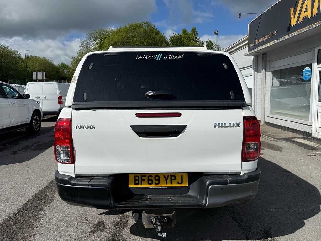 Toyota HILUX 2.4 D-4d Active Pickup Double Cab Air Con Tow Bar BF69YPJ White #6