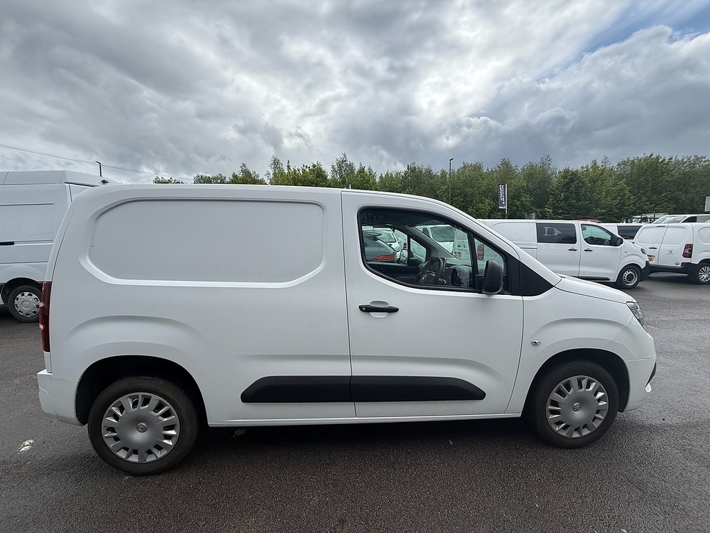 Vauxhall Combo 1.6 Turbo D 2300 Sportive Swb Air Con Van Dies DP70JXE White #4