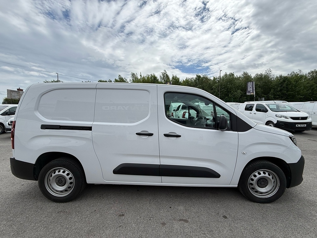 Peugeot Partner 1.5 Bluehdi 950 Professional 3 Seats Long Air Con White #4