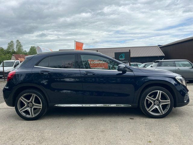 Mercedes-Benz GLA Class 2.1 Gla220d Amg Line Premium Suv 7G-d GU68ZYD Blue #3