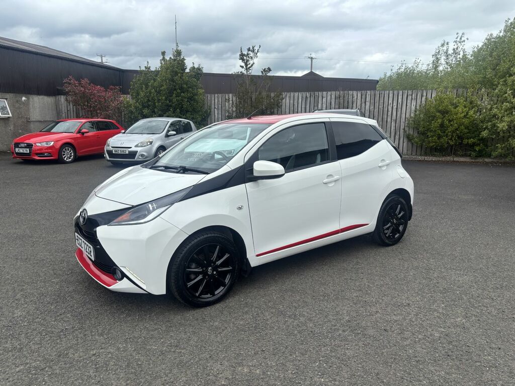 Toyota Aygo 1.0 Vvt EGZ7232 White #2