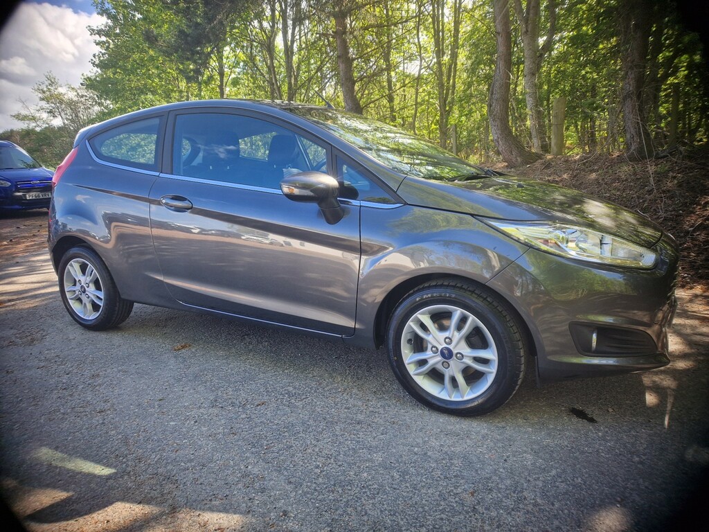 Ford Fiesta Hatchback 1.3 Zetec 201717 Grey