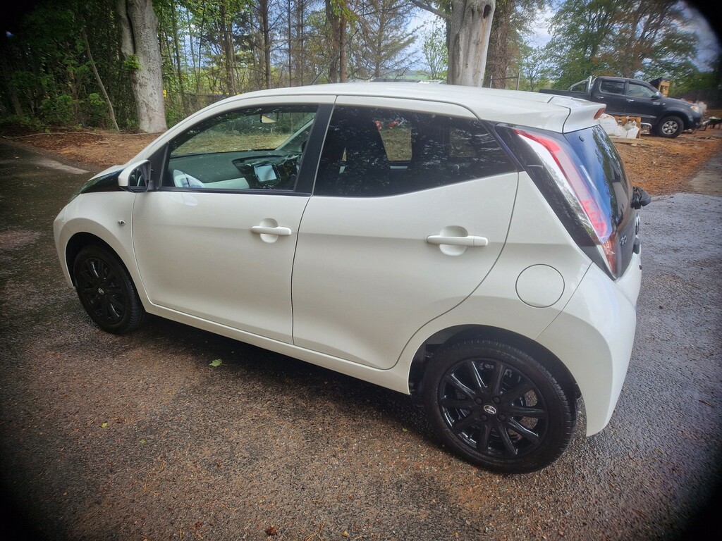 Toyota Aygo Hatchback 1.0 Vvt-i X-style 201767 White #3