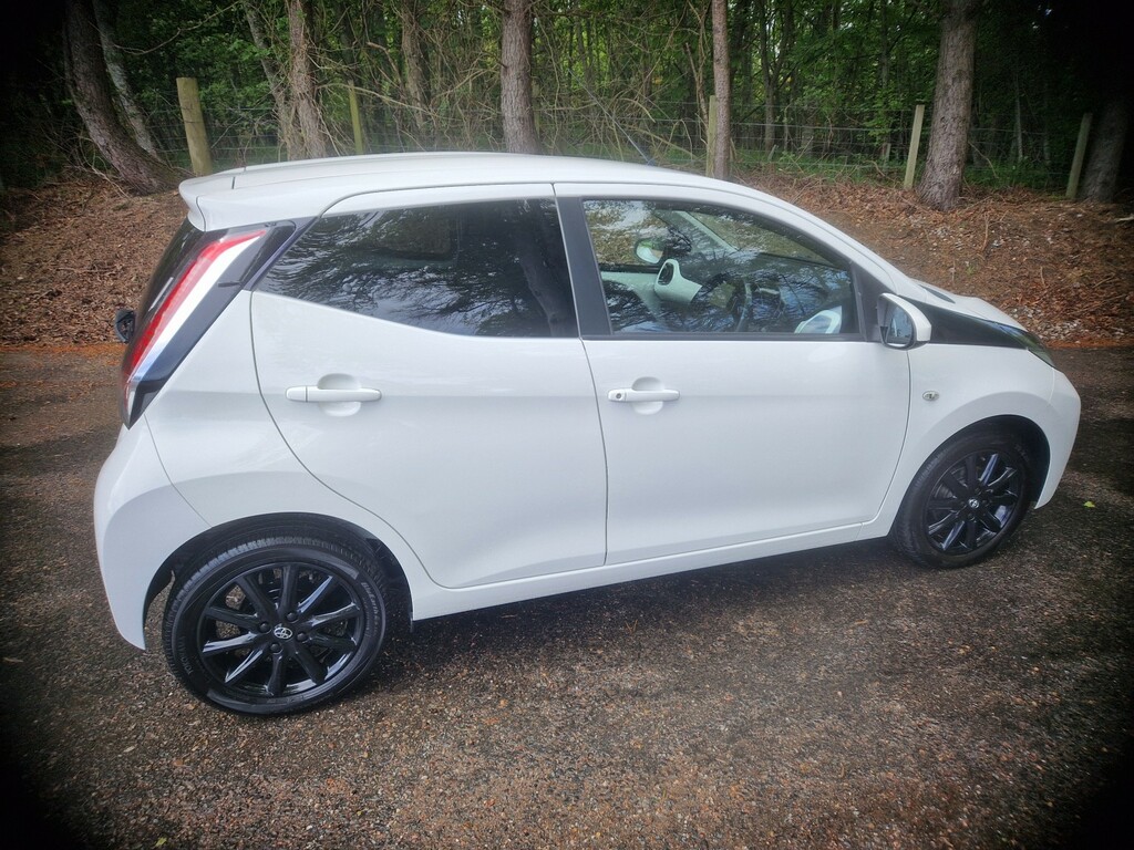 Toyota Aygo Hatchback 1.0 Vvt-i X-style 201767 White #4
