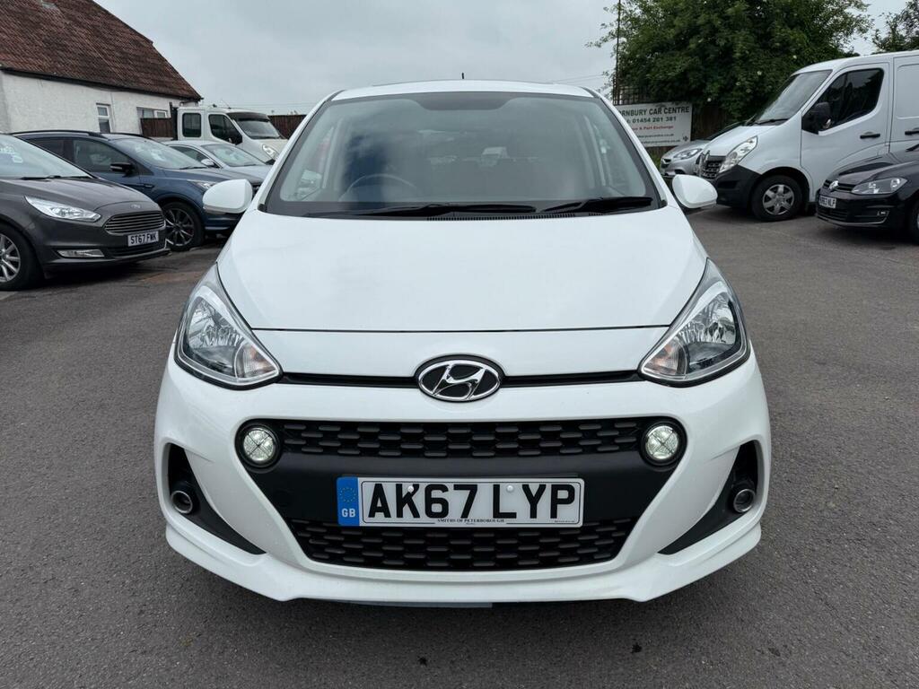 Hyundai I10 Hatchback 1.2 Premium Se Euro 6 201767 AK67LYP White #2