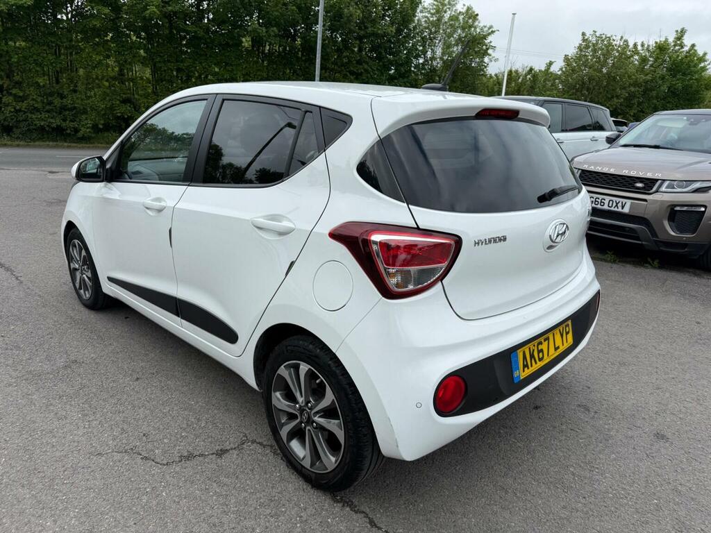 Hyundai I10 Hatchback 1.2 Premium Se Euro 6 201767 AK67LYP White #4