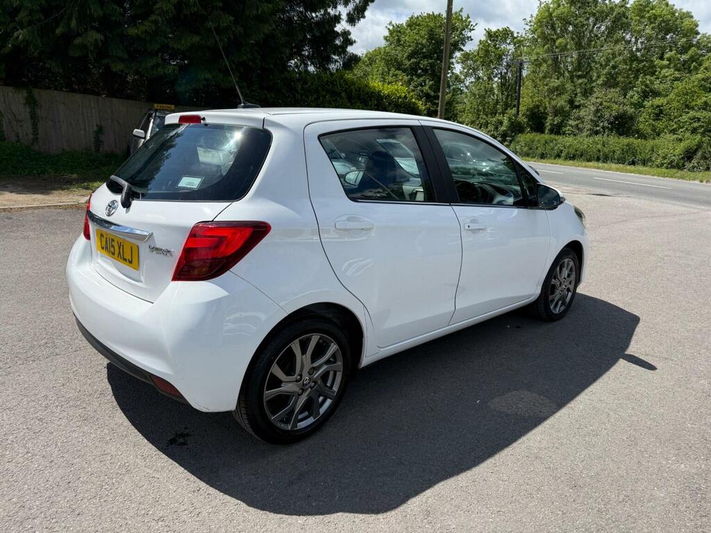 Toyota Yaris Hatchback 1.33 Dual Vvt-i Excel Euro 5 Euro 5 CA15XLJ White #6