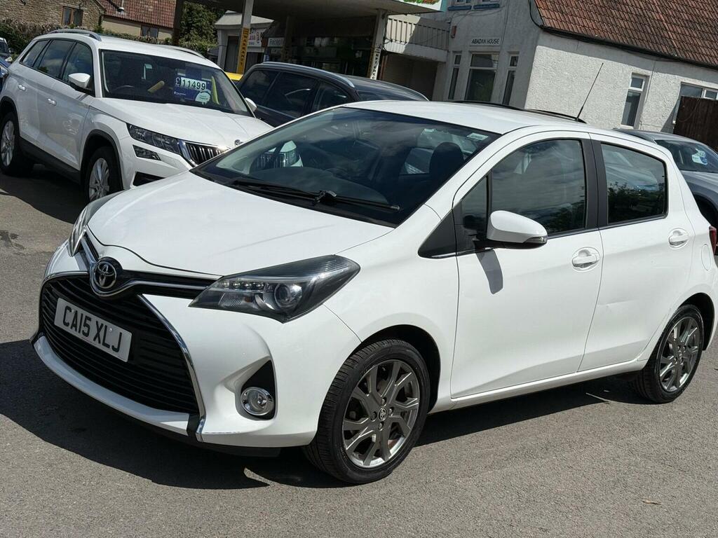 Toyota Yaris Hatchback 1.33 Dual Vvt-i Excel Euro 5 Euro 5 CA15XLJ White #3