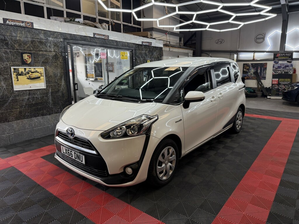 Toyota Sienta Toyota Sienta Ptrl Hybrid 1.5C Seat Ulez , Silver #16
